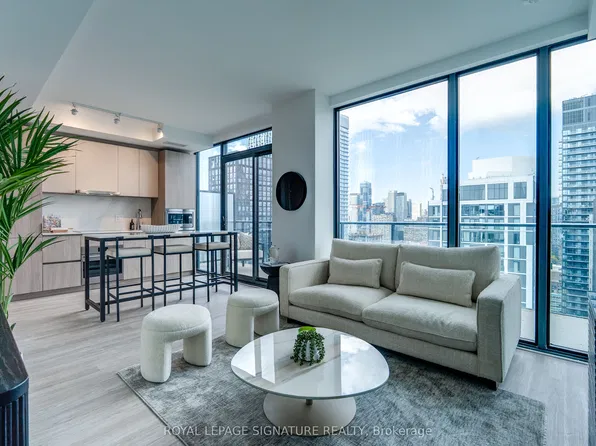 47 Mutual St #3205, Toronto, ON M5B 2A9