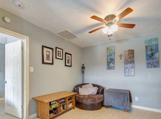 2002 Mustang Rd, Alvin, TX 77511