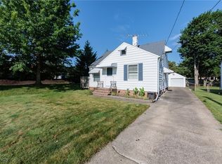 4766 Brookwood Dr, Brooklyn, OH 44144