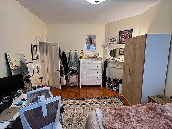 4th image of 1423 Cambridge St APT 3