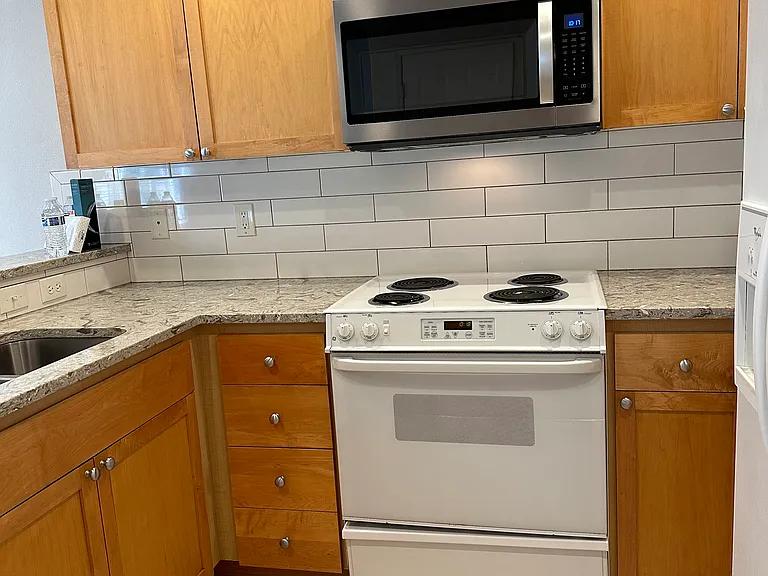 16605 NW Oak Crk #1 — Photo 3