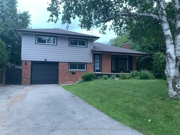 530 Lynda Ln, Hamilton, ON L9G 2P6
