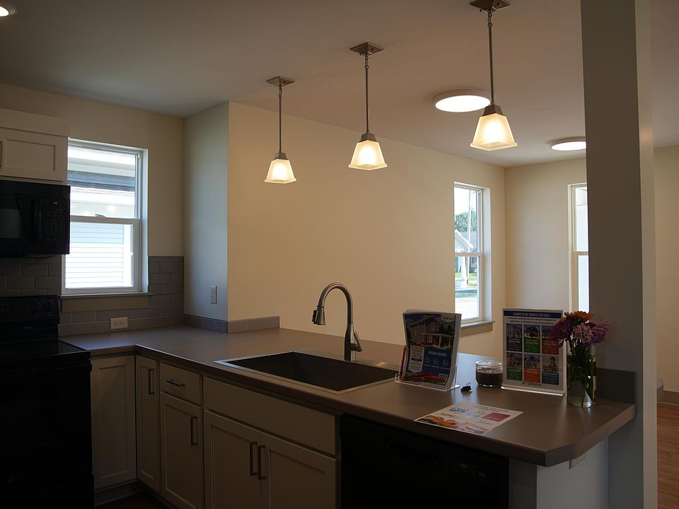 2nd image of 2101 Linden Ave SE