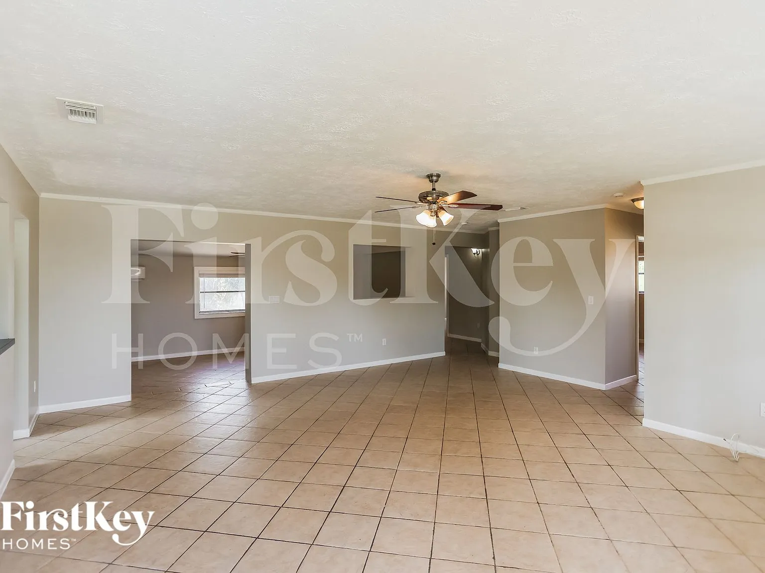 3 bed, 2.0 bath, 1724 sqft, $3,320 — Photo 3