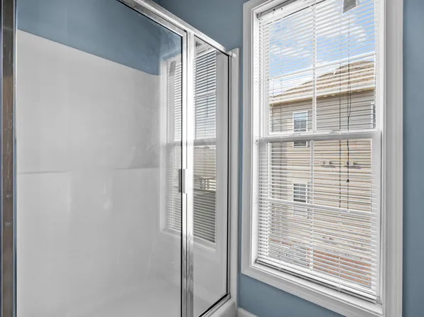 2521 Friedland Pl APT 302, Raleigh, NC 27617