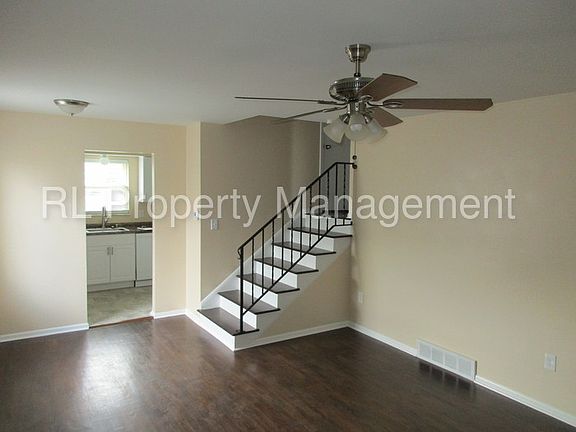 3rd image of 1125 McCarley Dr W