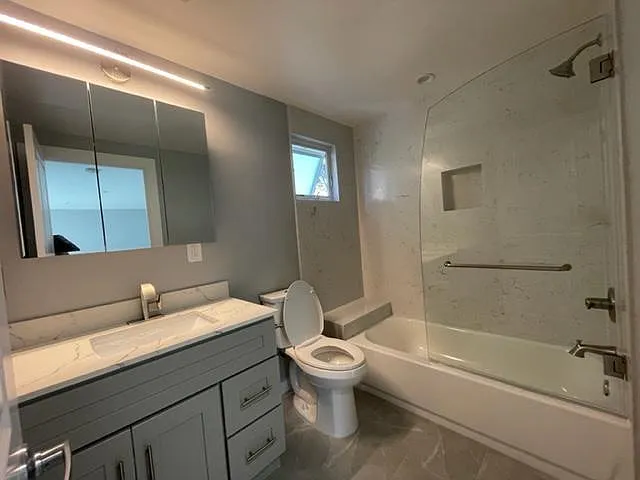 2815 Filbert St #C — Photo 9