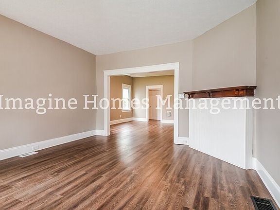 3rd image of 1376 Gladys Ave #1
