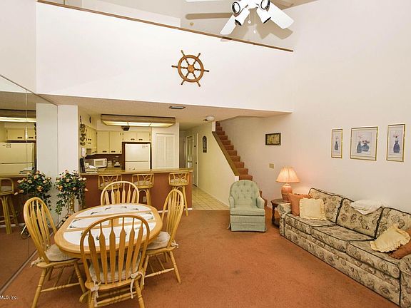 4th image of 56 Village Las Palmas Cir