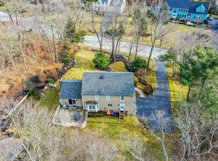 188 Ledgewood Dr, Hanover, MA 02339
