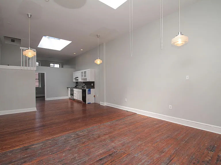 1527 South Street — Photo 12