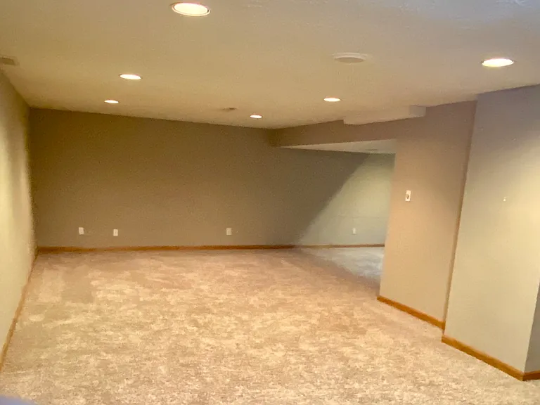 1814 Larson Ave — Photo 10