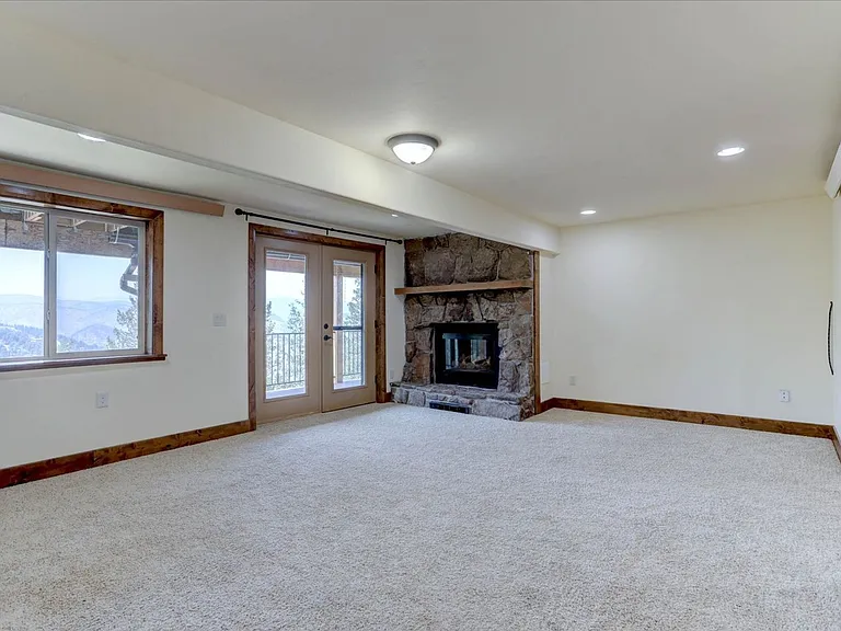 85 Santa Fe Mountain Rd — Photo 7