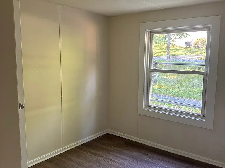 245 Deerfoot Rd — Photo 3