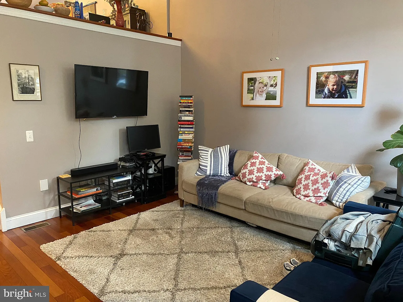 3 bed, 2.5 bath, 2183 sqft, $4,500 — Photo 2