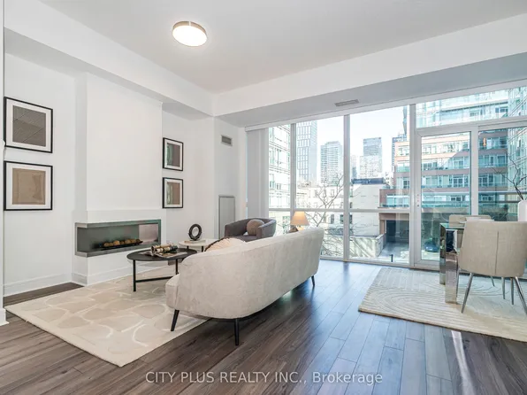 112 George St S #S304, Toronto, ON M5A 4P8