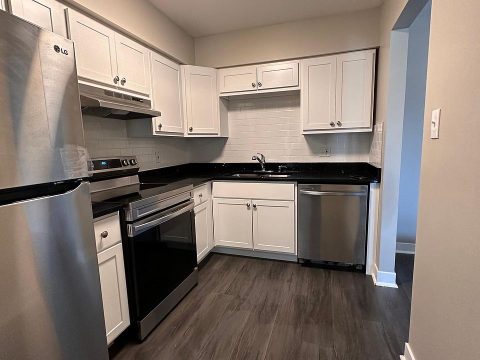 new kitchen cabinets, granite countertops and stainless appliances