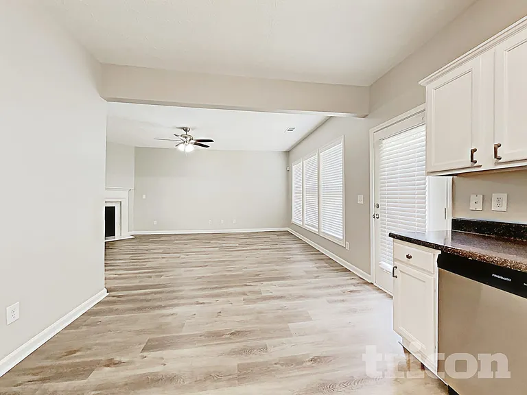 104 Lantana Trce — Photo 7