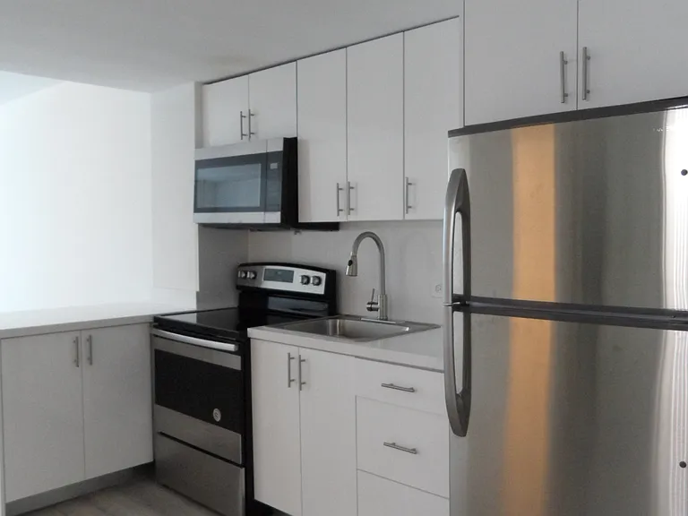 801 Brickell Bay Dr #463 — Photo 9
