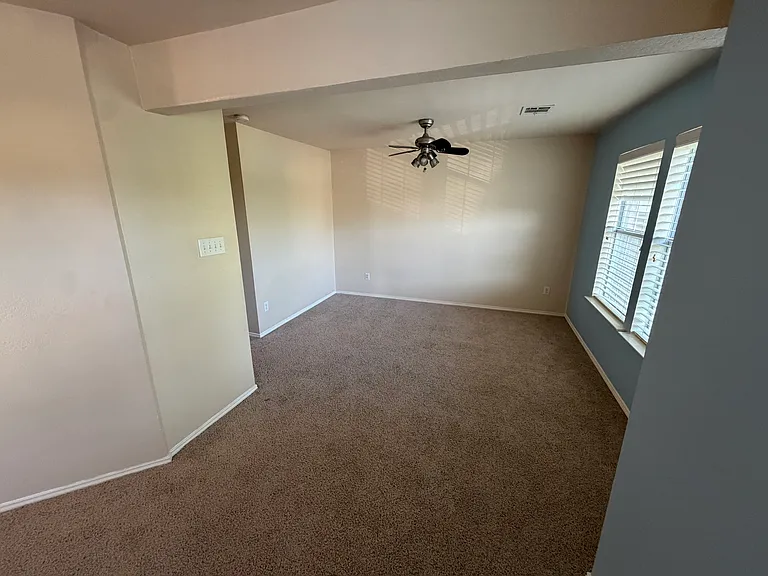 2453 Ravenhurst Dr — Photo 21