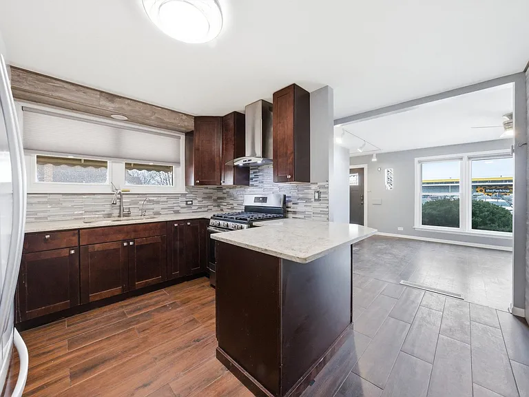 4605 S Laramie Ave — Photo 12