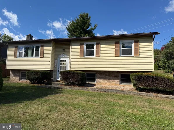 2677 Williamsburg Cir, Chambersburg, PA 17202