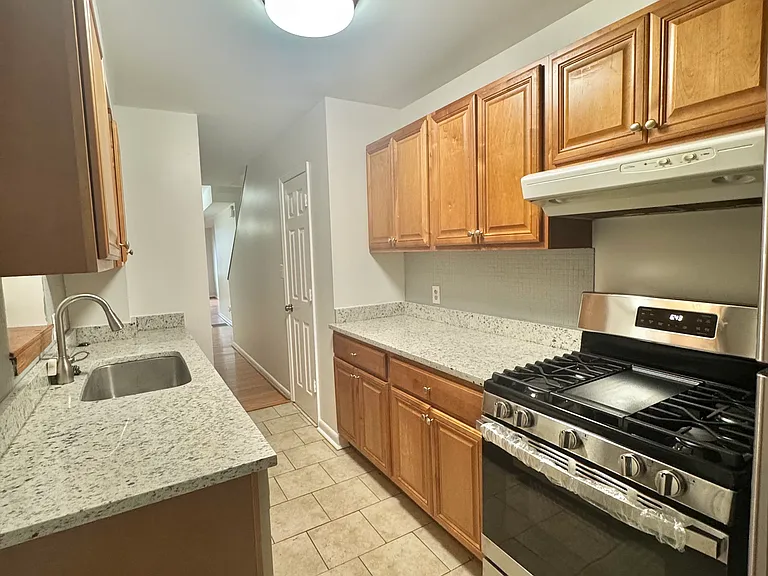 827 Washington Blvd — Photo 3