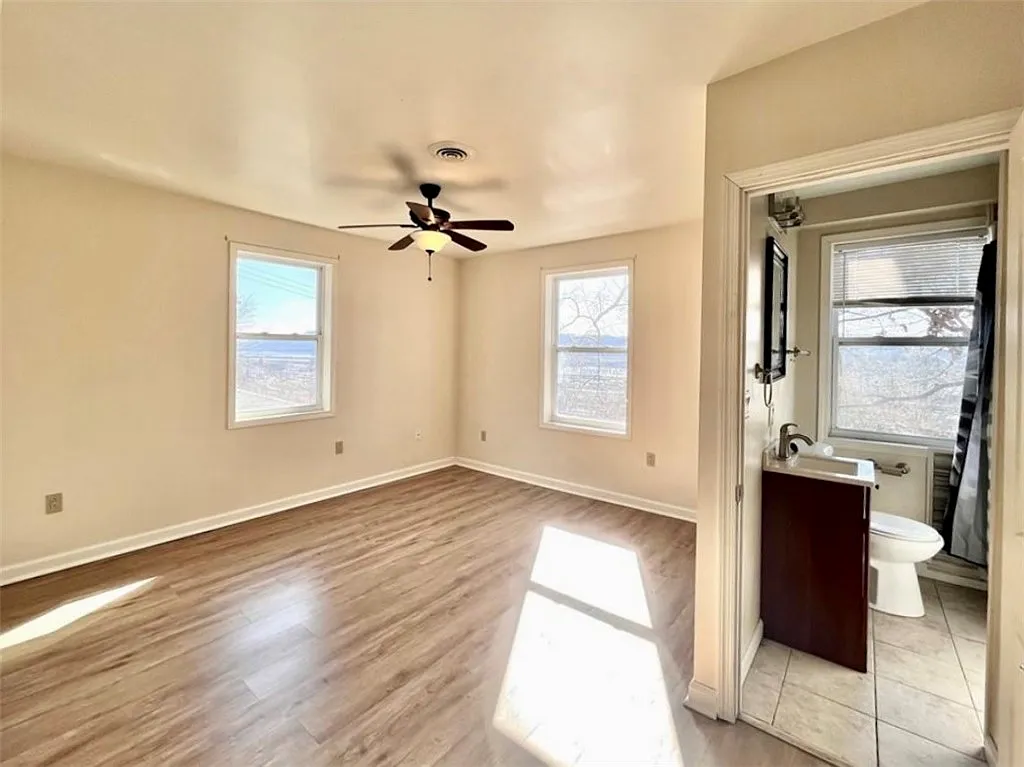 1 bed, 1176 sqft, $900 — Photo 4