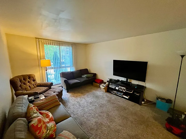 3445 N Oakland Ave — Photo 22