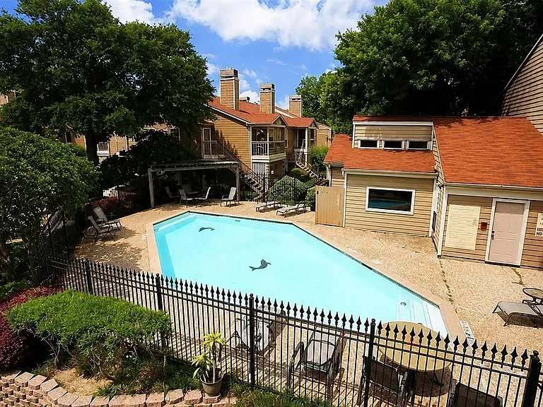 1860 White Oak Dr #217 — Photo 25