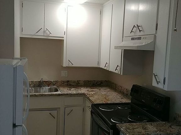 2nd image of 3709 Morse Ave APT 3