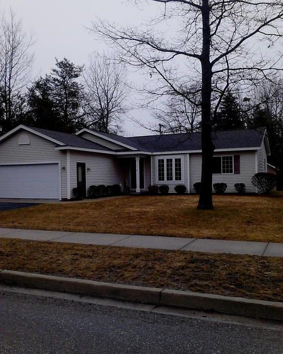 1st image of 3265 Lake Bluff Dr
