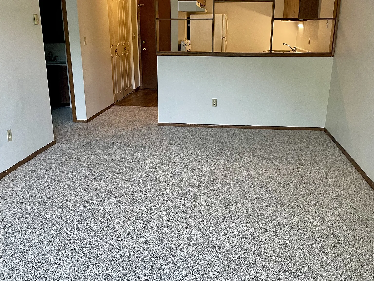 Hall Avenue Apartments — Photo 1