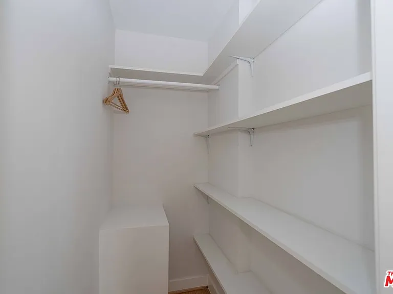 1365 1/2 Maltman Ave — Photo 18