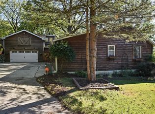 316 Hillside Ln, Dundee, IL 60118