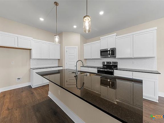 5th image of 920 Campbelton Dr