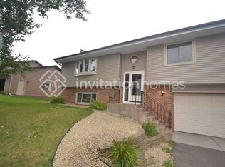 7897 Kingsview Ln N, Maple Grove, MN 55311