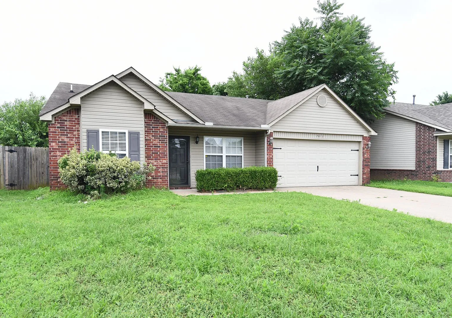 Adorable and move-in ready! — Photo 1