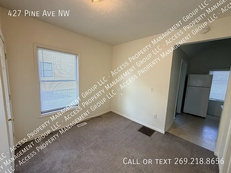 427 Pine Ave NW — Photo 5