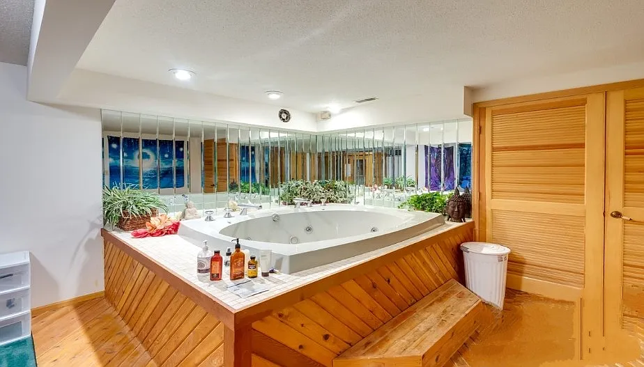 19 Crescent Ln — Photo 3