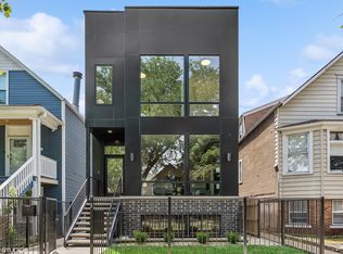 2723 W Melrose St, Chicago, IL 60618
