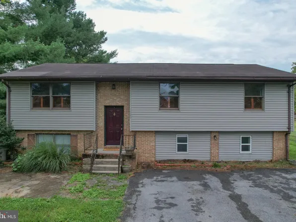 157 General Lee Ave, Inwood, WV 25428