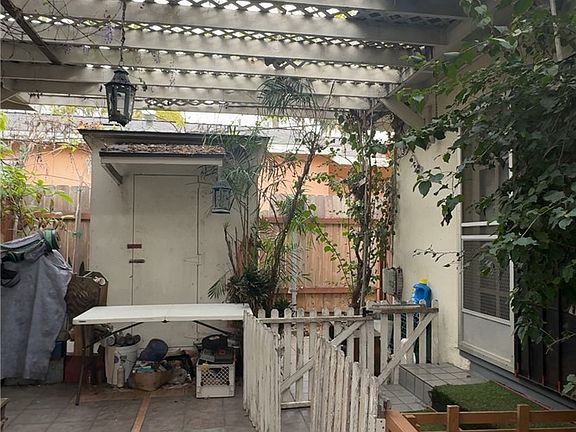 5th image of 25 E Plymouth St