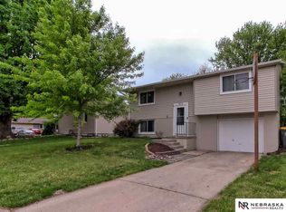 5012 Grassridge Rd, Lincoln, NE 68512