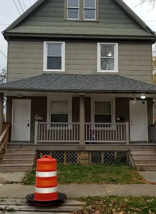 Building Photo 3
