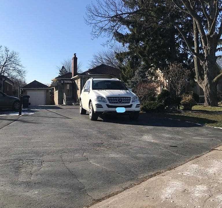 2nd image of 1564 Cawthra Ct