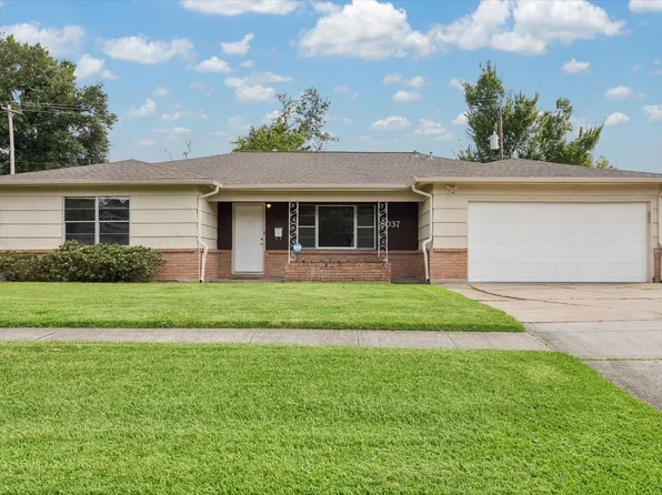 8037 Longridge Dr, Houston, TX 77055