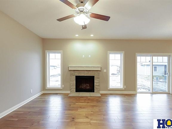 3rd image of 243 Knotty Pine Ln