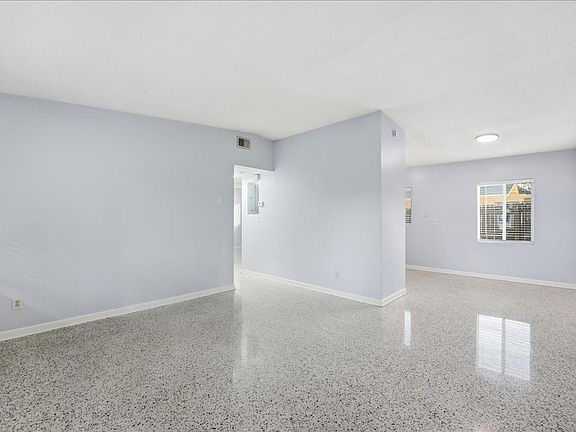 2nd image of 1418 Beatrice Dr