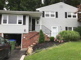 6 Adelphi Ct, Edison, NJ 08837